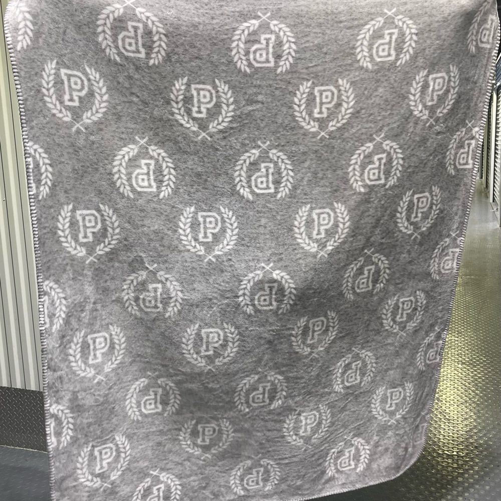 Vs pink/victoria’s Secret gray White twin size Sherpa blanket with all over logo